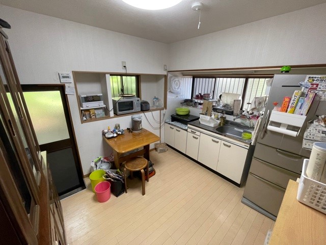 長崎市宿町に人気の平家戸建の物件が出ました★2016年に内装リフォーム済(*^^*)縦列駐車ですが3台以上駐車可能!日当り良好です☆彡