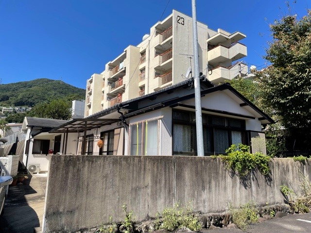 長崎市宿町に人気の平家戸建の物件が出ました★2016年に内装リフォーム済(*^^*)縦列駐車ですが3台以上駐車可能!日当り良好です☆彡