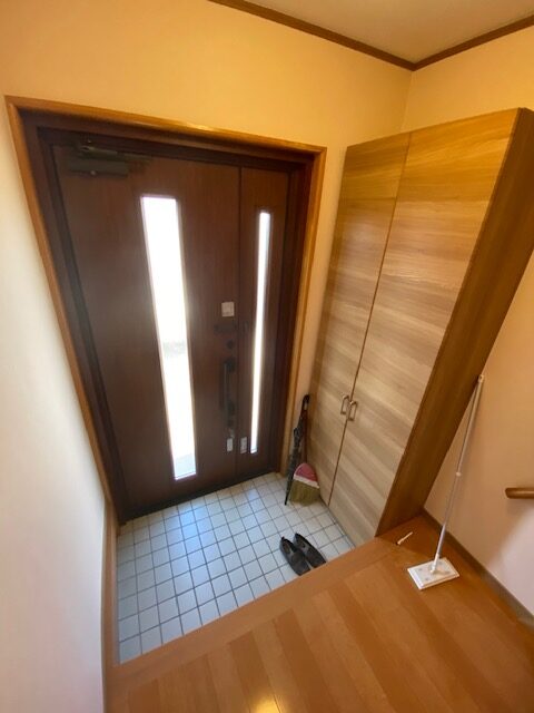 (玄関)