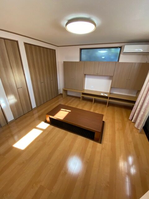 (居間)