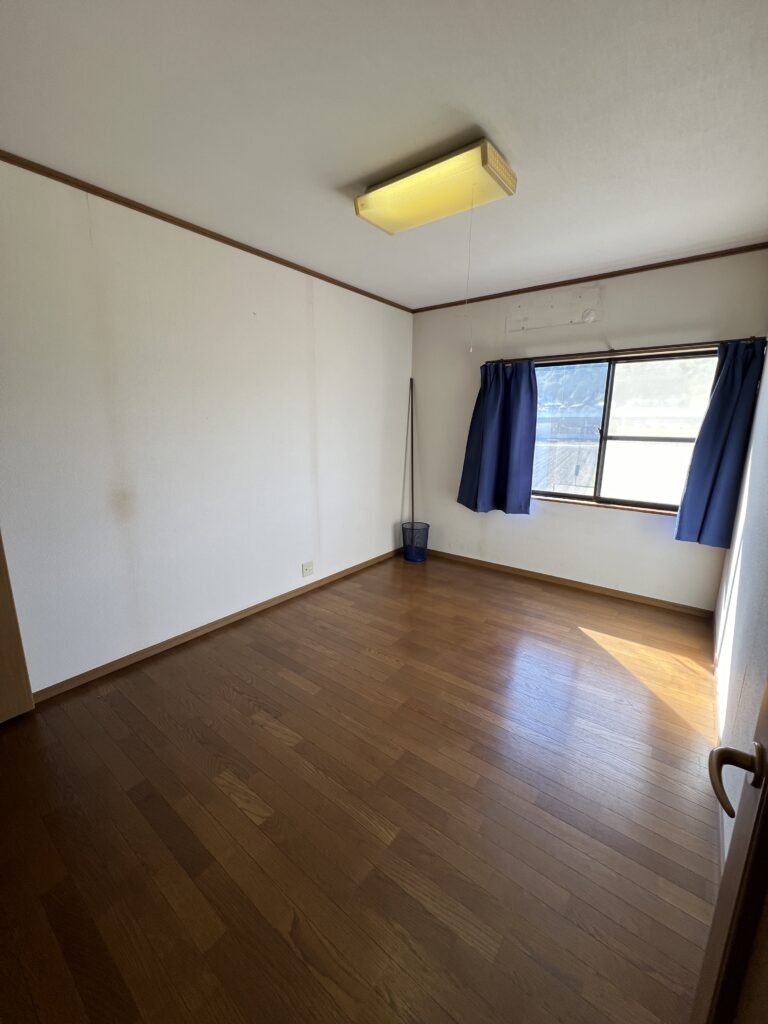 諫早市近隣に位置する森山町中古住宅★長閑な場所に佇む4LDK★2018年に浴室、洗面化粧台、エコキュート設置、外壁屋根塗装を行っています☆近隣には島原鉄道の駅や島原道路等交通アクセスも良好です★価格のご相談もお問合せください☆