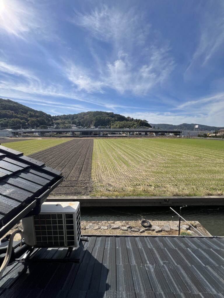 諫早市近隣に位置する森山町中古住宅★長閑な場所に佇む4LDK★2018年に浴室、洗面化粧台、エコキュート設置、外壁屋根塗装を行っています☆近隣には島原鉄道の駅や島原道路等交通アクセスも良好です★価格のご相談もお問合せください☆