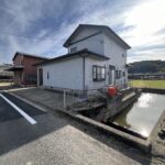 諫早市近隣に位置する森山町中古住宅★長閑な場所に佇む4LDK★2018年に浴室、洗面化粧台、エコキュート設置、外壁屋根塗装を行っています☆近隣には島原鉄道の駅や島原道路等交通アクセスも良好です★価格のご相談もお問合せください☆