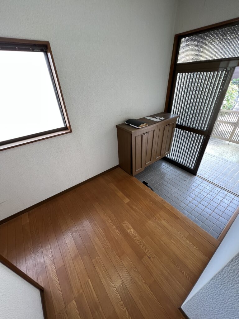 (玄関)