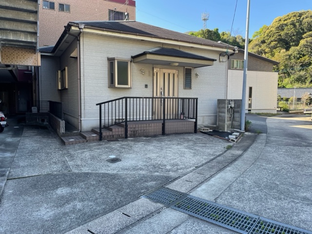 長崎市戸石町平屋住宅☆3DK☆バス停・スーパー・コンビニ徒歩圏内の良好な立地です☺小学校も徒歩3分♪