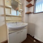長崎市西小島2丁目売中古マンション★3階建ての最上階角部屋!駐車場軽自動車1台付(無料高さ制限180cmまで)、広々としたバルコニー、ペット飼育可能、空家となっておりますので内覧可能です。
