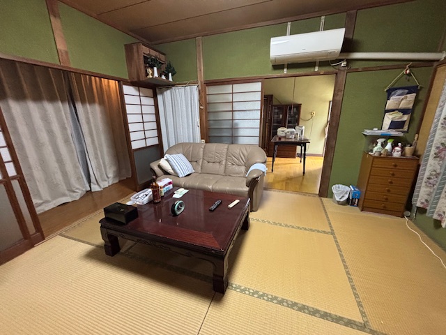長崎市脇岬の中古戸建☆目の前が脇岬海水浴場になります！敷地は旗竿地となっております。別荘地としてご利用も可能です♪