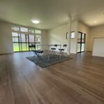 長崎市芒塚町中古戸建☆外壁・内装フルリフォーム物件!!25帖LDKのゆとりある間取♪飛地になりますが並列3台分の駐車場があります♪いつでも内覧可能ですのでお気軽にお問い合わせください。