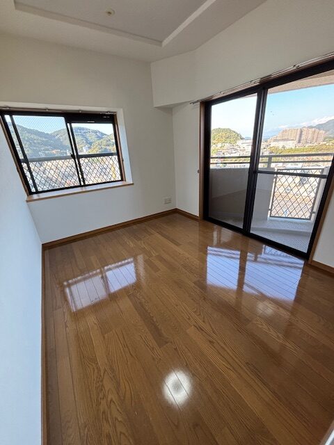 長崎市界中古マンション★12階の角部屋で願望良好!日見小学校・日見中学校も近くお子様の通学も安心です♪空家のためいつでも内覧可能です。お気軽にお問い合わせください♪