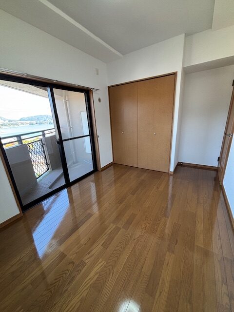 長崎市界中古マンション★12階の角部屋で願望良好!日見小学校・日見中学校も近くお子様の通学も安心です♪空家のためいつでも内覧可能です。お気軽にお問い合わせください♪
