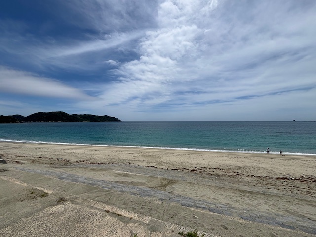 長崎市脇岬の中古戸建☆目の前が脇岬海水浴場になります！敷地は旗竿地となっております。別荘地としてご利用も可能です♪