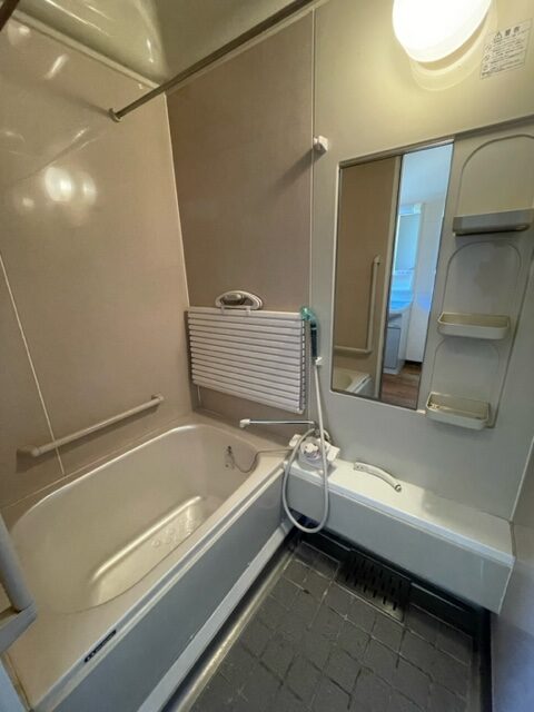 長崎市戸石町平屋住宅☆3DK☆バス停・スーパー・コンビニ徒歩圏内の良好な立地です☺小学校も徒歩3分♪