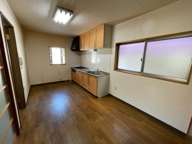 長崎市戸石町平屋住宅☆3DK☆バス停・スーパー・コンビニ徒歩圏内の良好な立地です☺小学校も徒歩3分♪