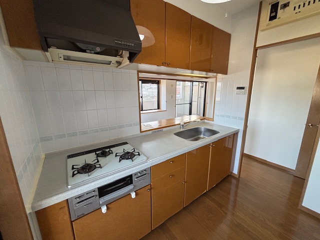 長崎市界中古マンション★12階の角部屋で願望良好!日見小学校・日見中学校も近くお子様の通学も安心です♪空家のためいつでも内覧可能です。お気軽にお問い合わせください♪