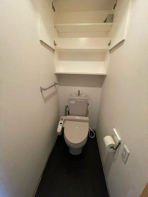長崎市田中町売マンション♪14階の南東向きのお部屋のため、眺望・陽当たり良好です!駐車場も近隣2台目確保済♪(軽自動車月/5,000円)空き家となっておりますので内覧可能です!お気軽にお問い合わせください。