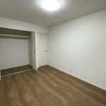 長崎市芒塚町中古戸建☆外壁・内装フルリフォーム物件!!25帖LDKのゆとりある間取♪飛地になりますが並列3台分の駐車場があります♪いつでも内覧可能ですのでお気軽にお問い合わせください。