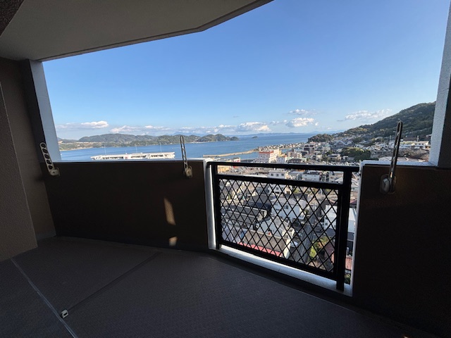 長崎市界中古マンション★12階の角部屋で願望良好!日見小学校・日見中学校も近くお子様の通学も安心です♪空家のためいつでも内覧可能です。お気軽にお問い合わせください♪