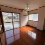 長崎市西小島2丁目売中古マンション★3階建ての最上階角部屋!駐車場軽自動車1台付(無料高さ制限180cmまで)、広々としたバルコニー、ペット飼育可能、空家となっておりますので内覧可能です。